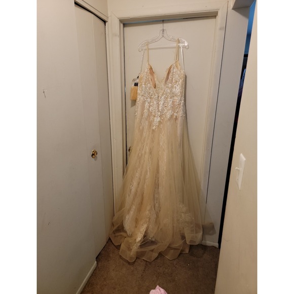 Juliet Collection Wedding Dress 249 4XL - Picture 12 of 12